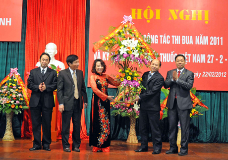 Program kesenian menyambut Hari Dokter Vietnam 27 Februari.